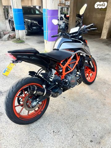 KTM Naked Duke 390