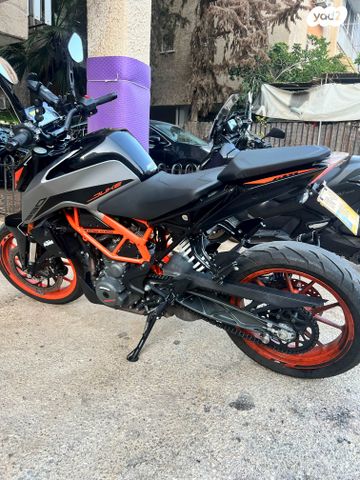 KTM Naked Duke 390