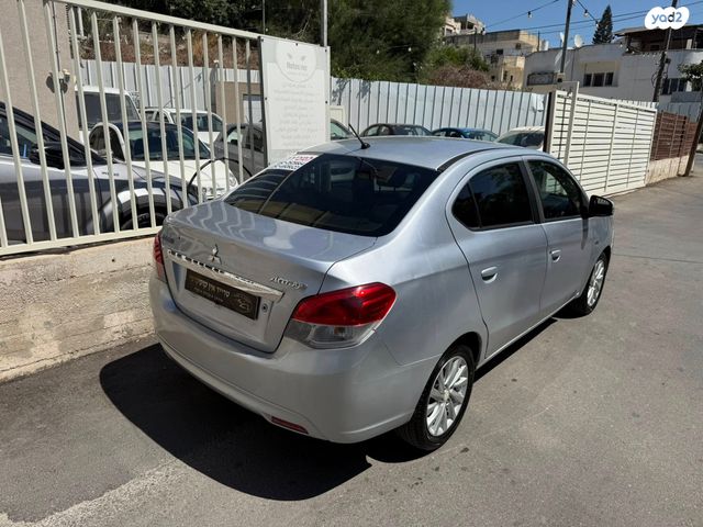 מיצובישי אטראז'