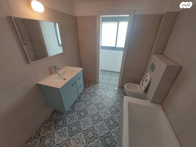 גג/ פנטהאוז, בית"ר 10, גבעת הרקפות, גבעת תל חי, קרית אתא