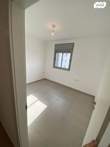 דירה, ש"י עגנון 3, נאות שמיר, יבנה