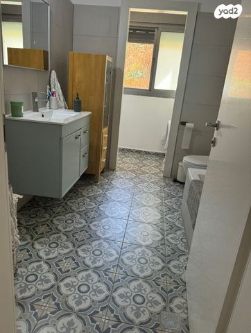 גג/ פנטהאוז, בית"ר 10, גבעת הרקפות, גבעת תל חי, קרית אתא