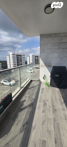 דירה, כלנית 12, הפרחים, חריש