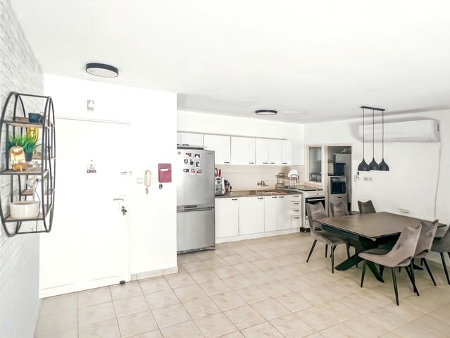 דירה, הזמיר 38, נהריה הירוקה, נהריה