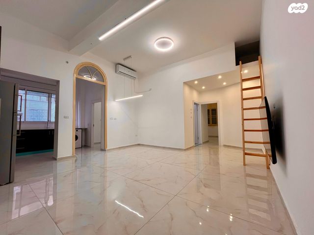 מדרגות שוקרי 14