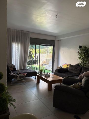 דירת גן, הפרחים 6, נווה גן, רמת השרון