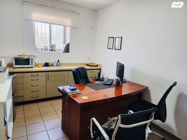 משרדים, סוקולוב 81, קרית יערים, רמת השרון
