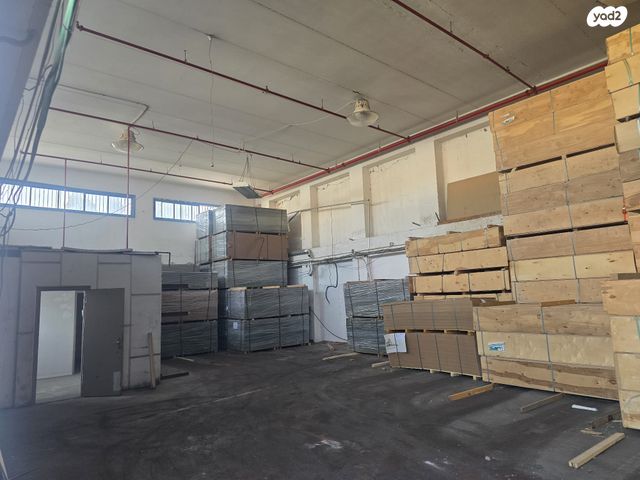 מבני תעשיה, יוחנן הסנדלר 17, אזור תעשיה הישן, כפר סבא