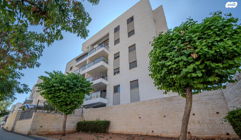 גג/ פנטהאוז, תאנה 32, החורש, חריש