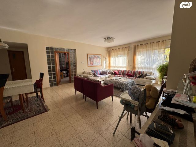 דירה, שדרות ש"י עגנון, גבעת הורדים, רסקו, ירושלים