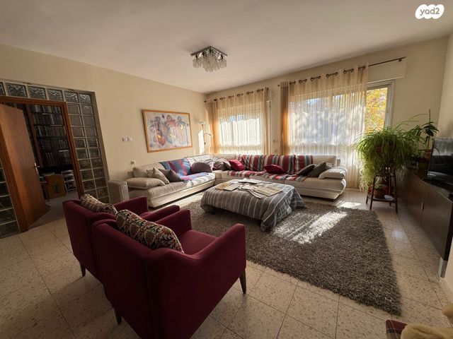 דירה, שדרות ש"י עגנון, גבעת הורדים, רסקו, ירושלים