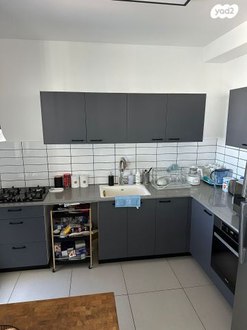 דירה, הרב ניסנבאום 37, בת ים