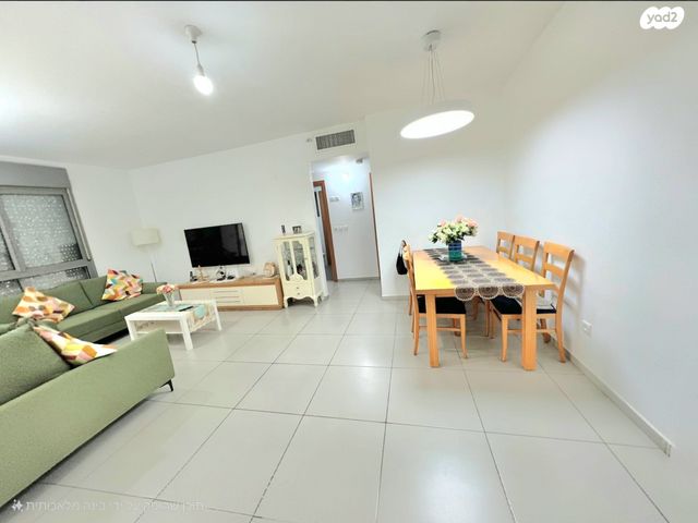 דירה, האלמוג, נאות רבין, יבנה