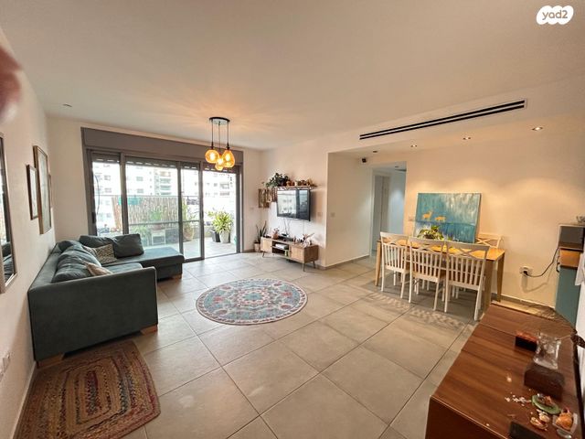 דירה, שדרות ההגשמה, חריש