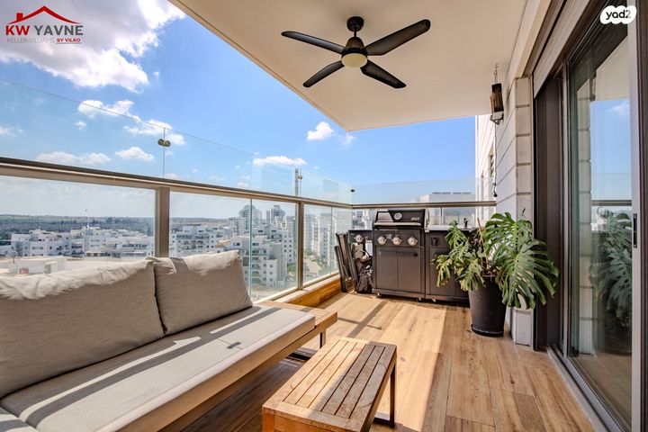 דירה, רחל המשוררת, נאות שמיר, יבנה