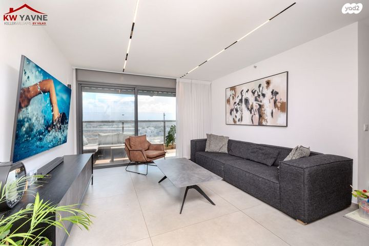 דירה, רחל המשוררת, נאות שמיר, יבנה