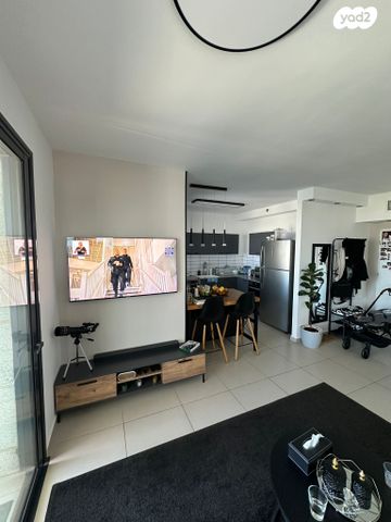 דירה, הרב ניסנבאום 37, בת ים