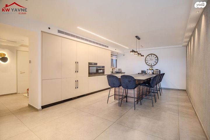 דירה, רחל המשוררת, נאות שמיר, יבנה