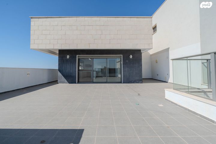 גג/ פנטהאוז, תאנה 32, החורש, חריש