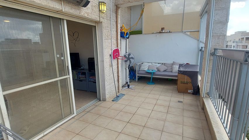 דירה, אודם, אבני חן, מודיעין מכבים רעות