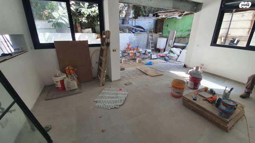 טריפלקס, שפירא, תל אביב יפו