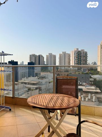 דירה, מרום נווה, רמת יצחק, רמת גן