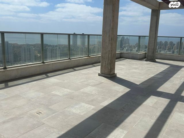 גג/ פנטהאוז, קרל פופר, קרית המדע, נתניה