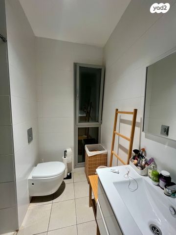 דירה, בבה אידלסון, הרצליה