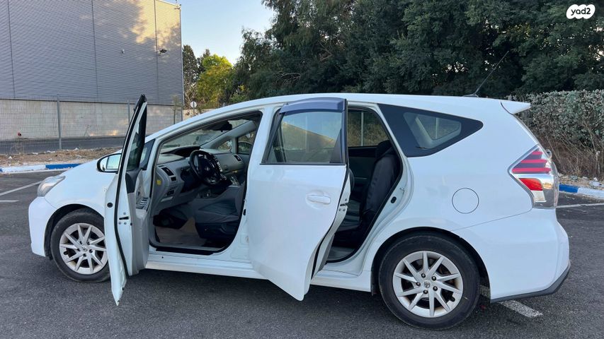 טויוטה פריוס פלוס