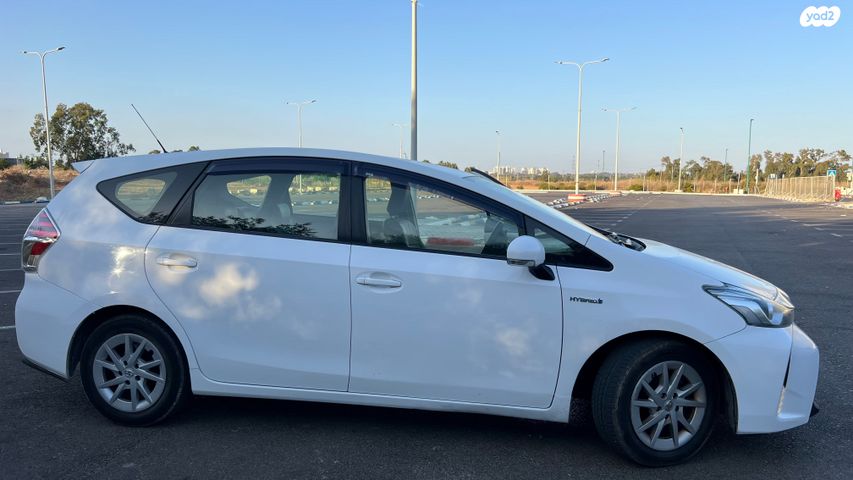 טויוטה פריוס פלוס