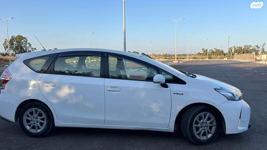 טויוטה פריוס פלוס