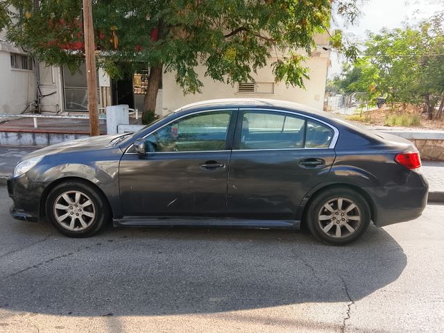 סובארו B4/לגאסי