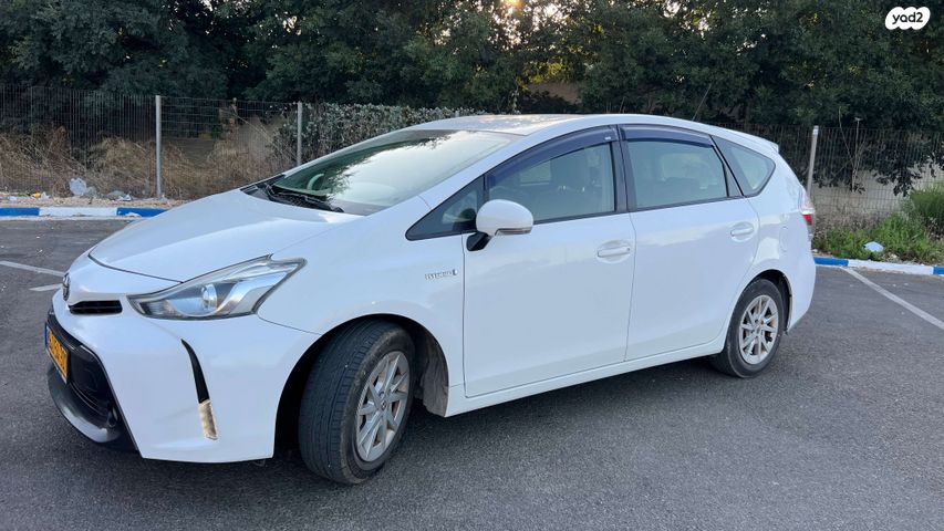 טויוטה פריוס פלוס