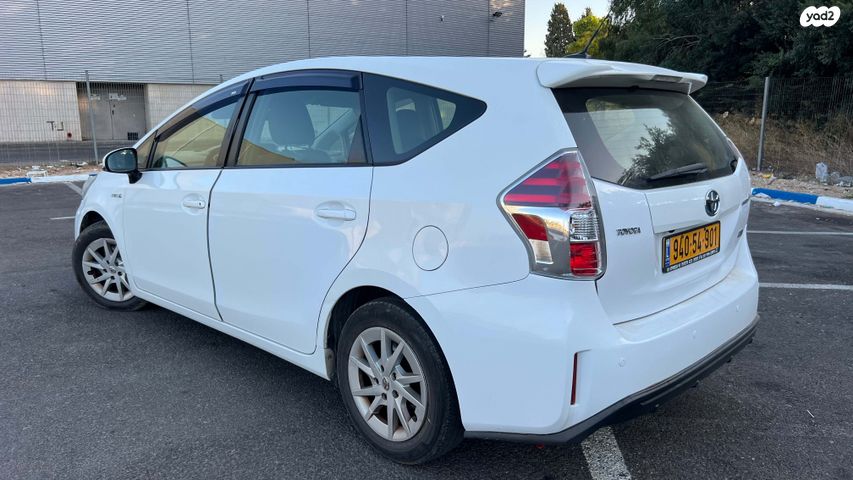 טויוטה פריוס פלוס