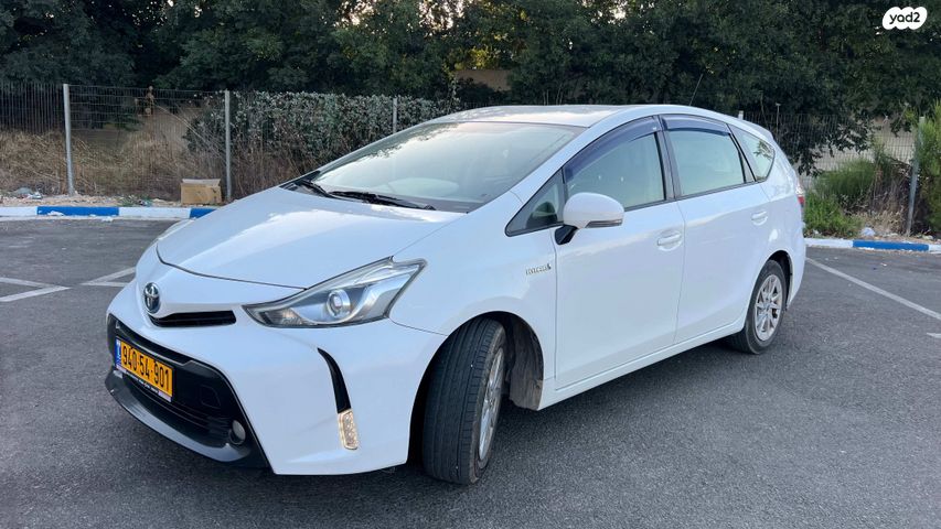 טויוטה פריוס פלוס