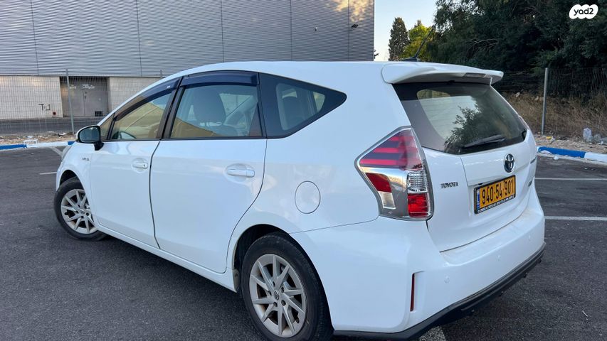 טויוטה פריוס פלוס