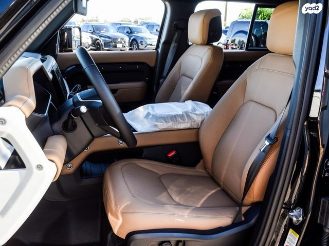 לנד רובר דיפנדר