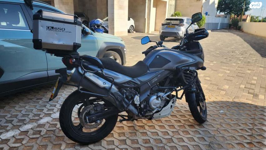 סוזוקי DL650 וי-סטרום