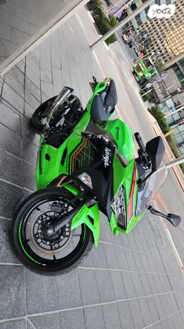 קאוואסאקי נינג'ה 400