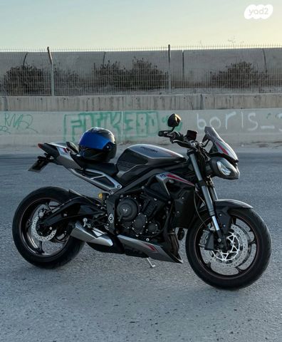 טריומף Street Triple RS