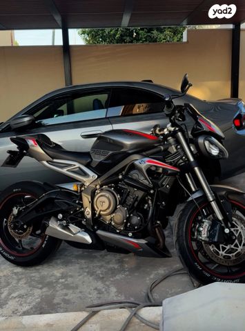 טריומף Street Triple RS