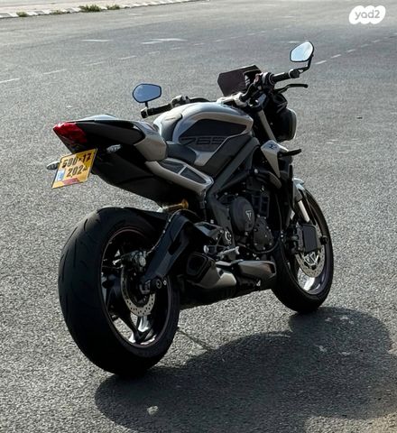 טריומף Street Triple RS