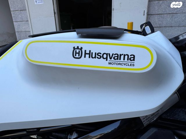 הוסקוורנה VITPILEN 401