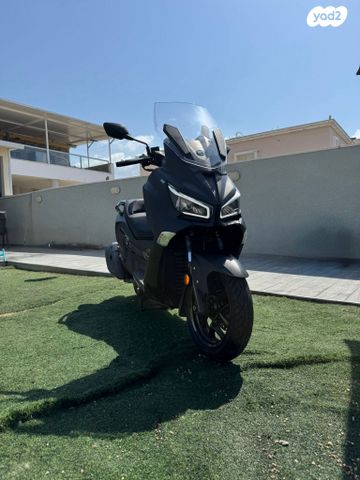 מודעת רכב סאן יאנג ג'וי-מקס Z-300