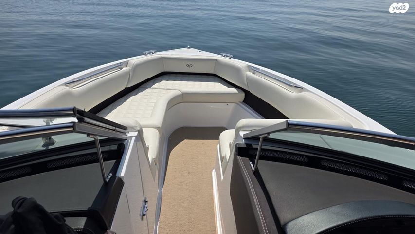 יאכטות - סירות מנוע