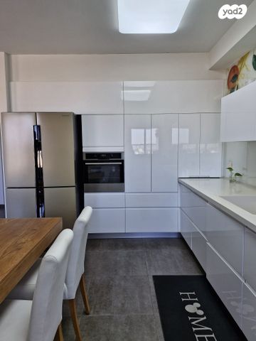 דירה, יגאל ידין 20, קרית אילון, חולון