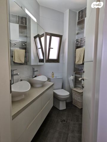 דירה, יגאל ידין 20, קרית אילון, חולון