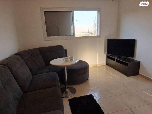 דירה, שדרות מנחם בגין 85, שכונת הורדים, קרית שמונה