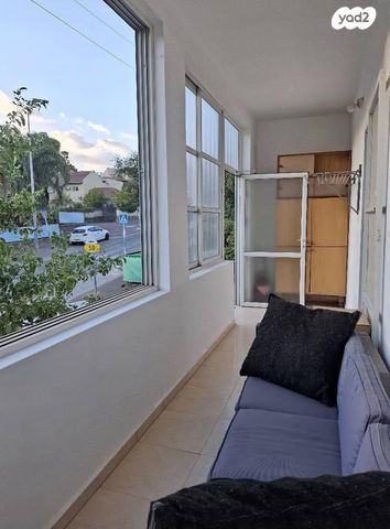 דירה, שדרות מנחם בגין 85, שכונת הורדים, קרית שמונה