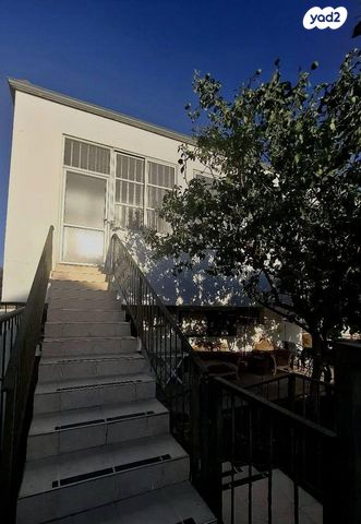 דירה, שדרות מנחם בגין 85, שכונת הורדים, קרית שמונה